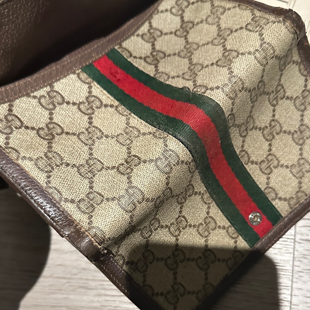 Designer Wallet Set with Signature Patterns - Picture 10 of 12